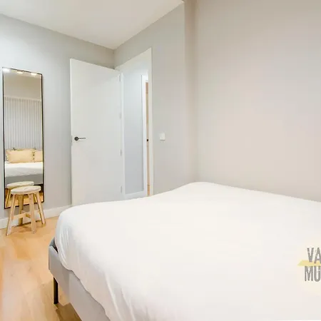 Modern Apt & Cool Interior Design A 20 Metros Del Retiro E1 Madrid Exterior foto